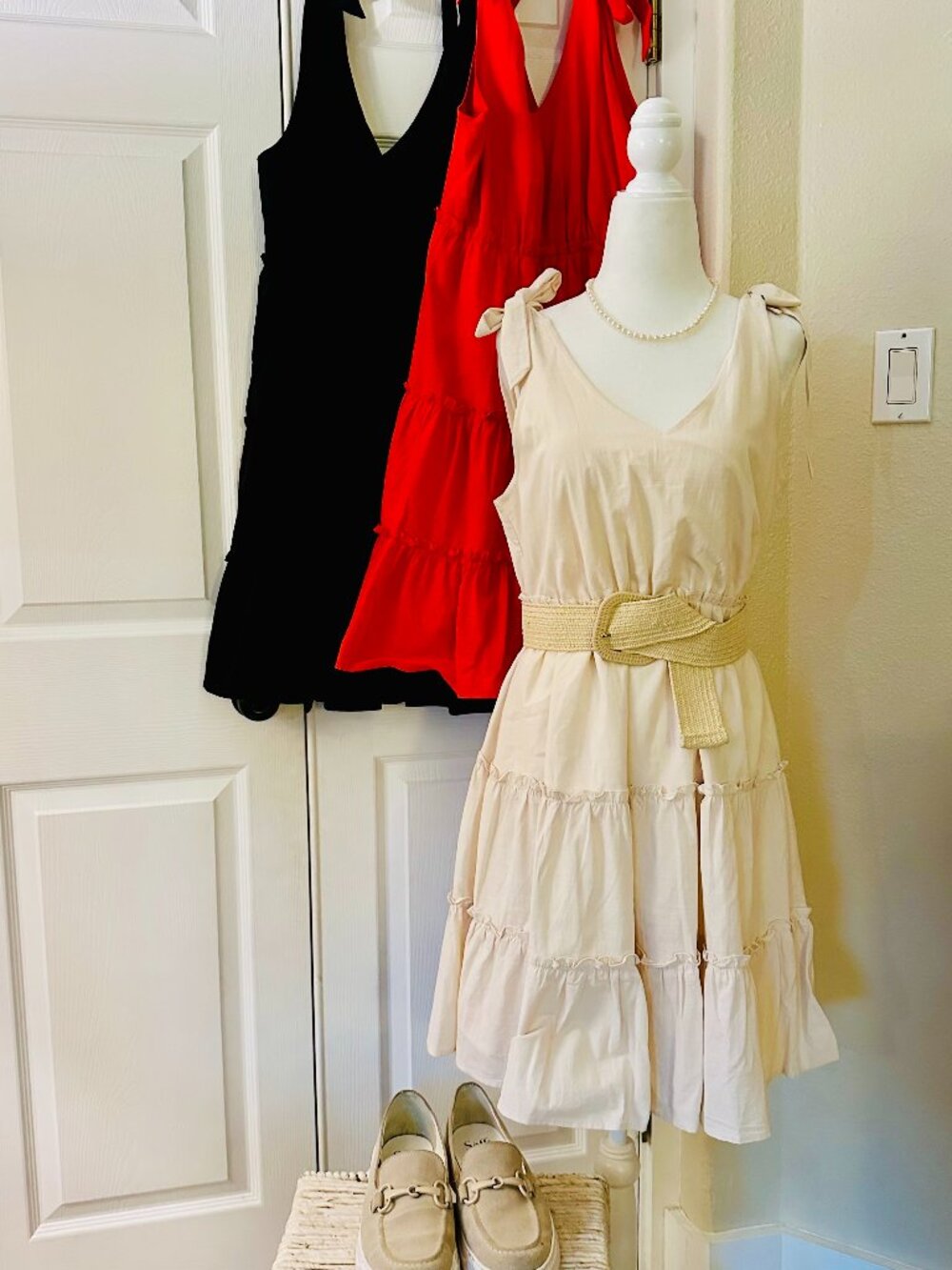 🌿NWT MODERN MUSE: ZESICA Flutter Sleeve Cream Ruffle Dress S